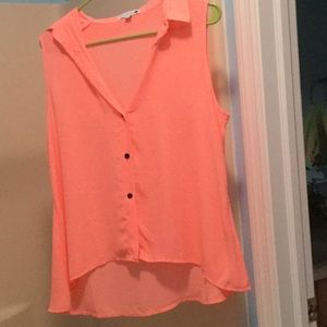 Sleeveless dressy shirt flowy